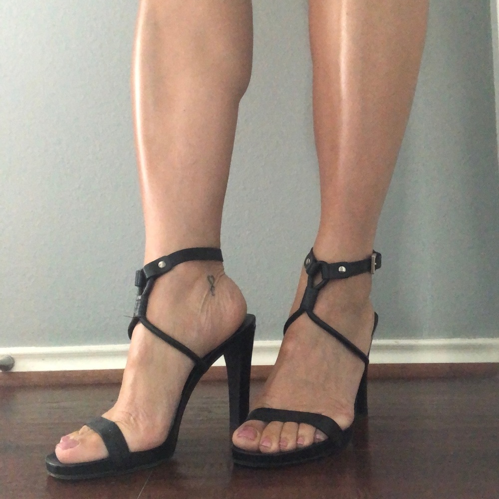 Authentic PRADA blk leather strapy heels